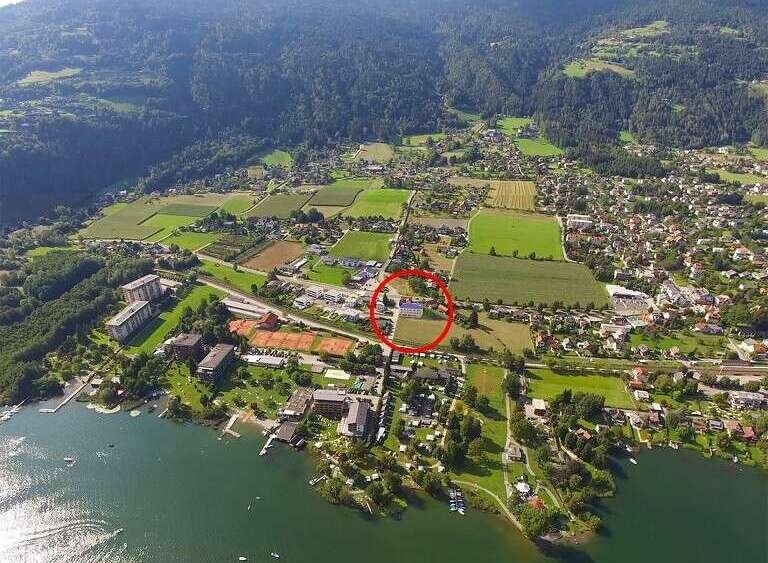 Discover a stunning property nestled in a picturesque location.