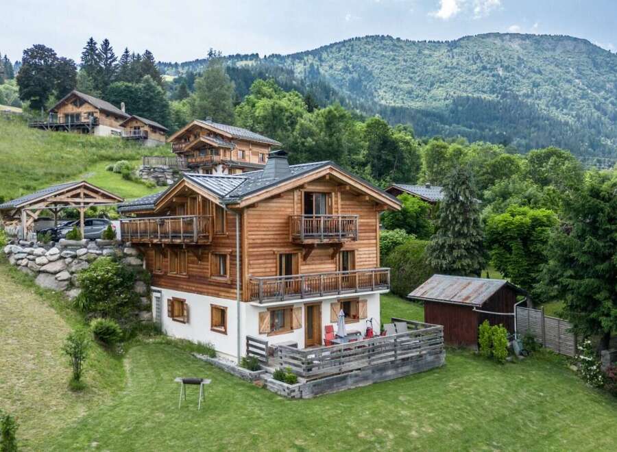 This stunning chalet boasts breathtaking mountain views and offers ample space for relaxation and entertainment.