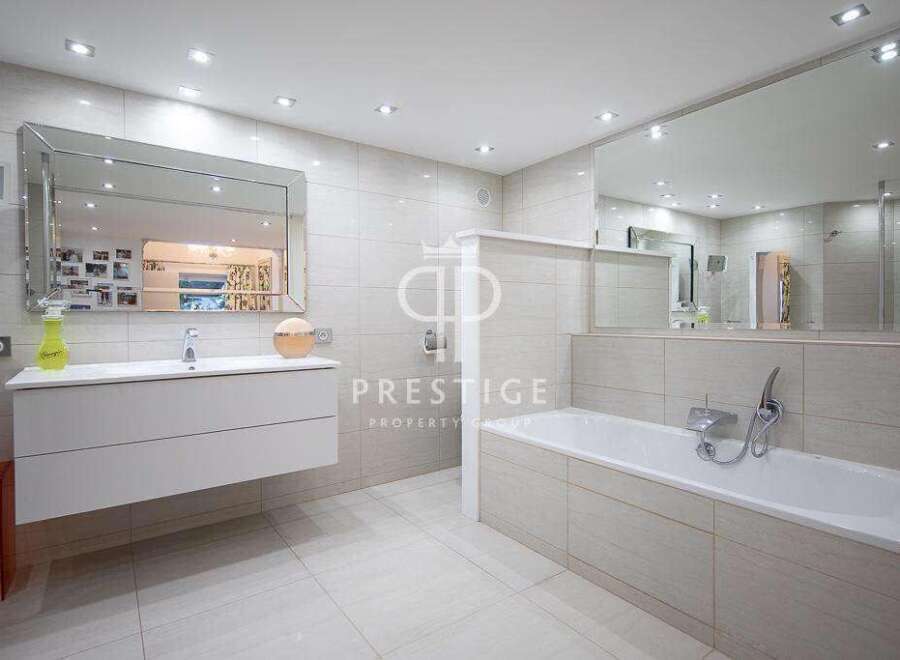 Discover luxury living in this stunning bathroom.