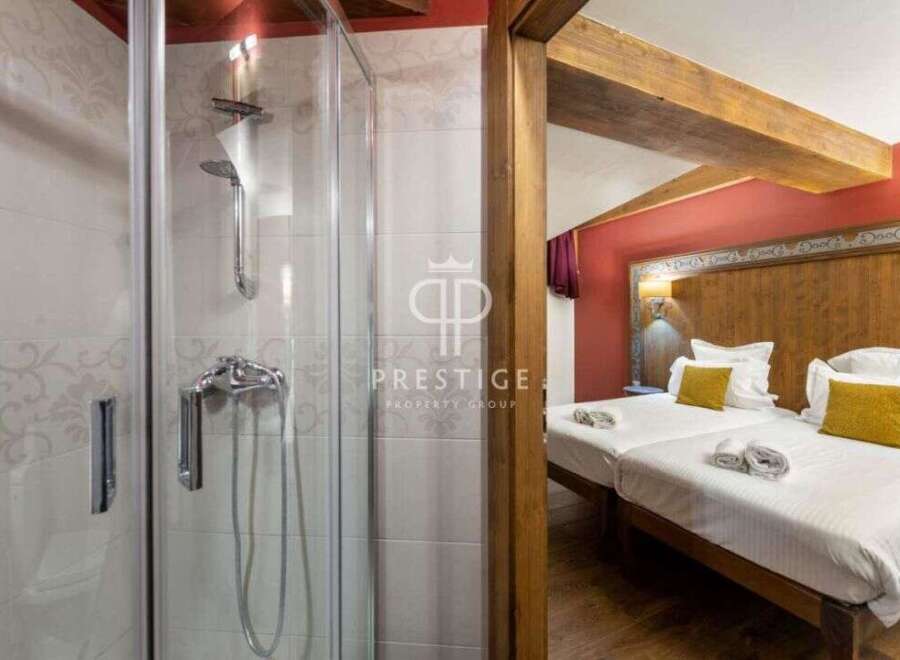 Discover a luxurious retreat with this stunning property.