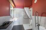 Discover a stylish bathroom with modern amenities.