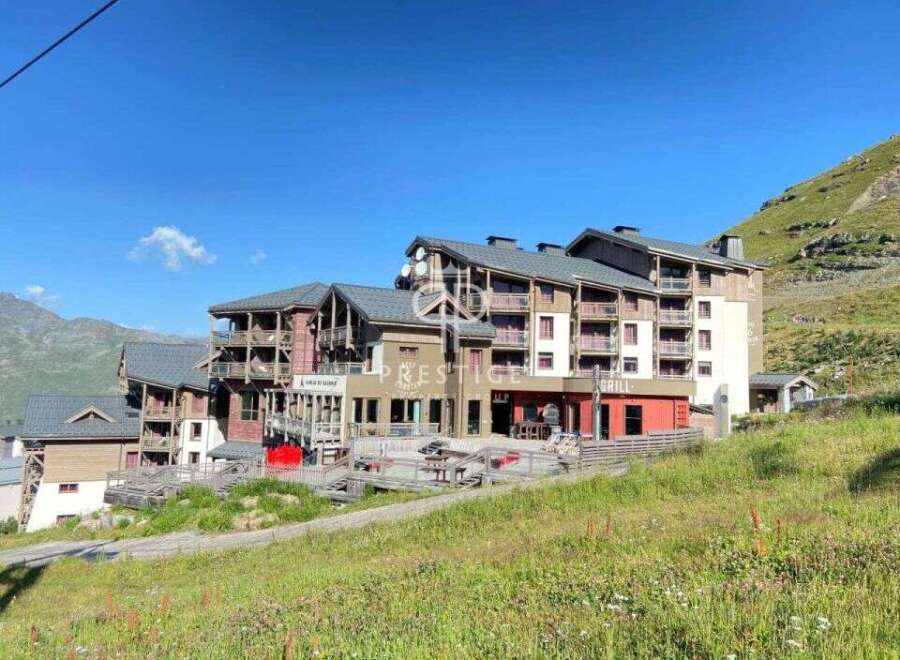 Discover a stunning property nestled in a picturesque mountain setting.