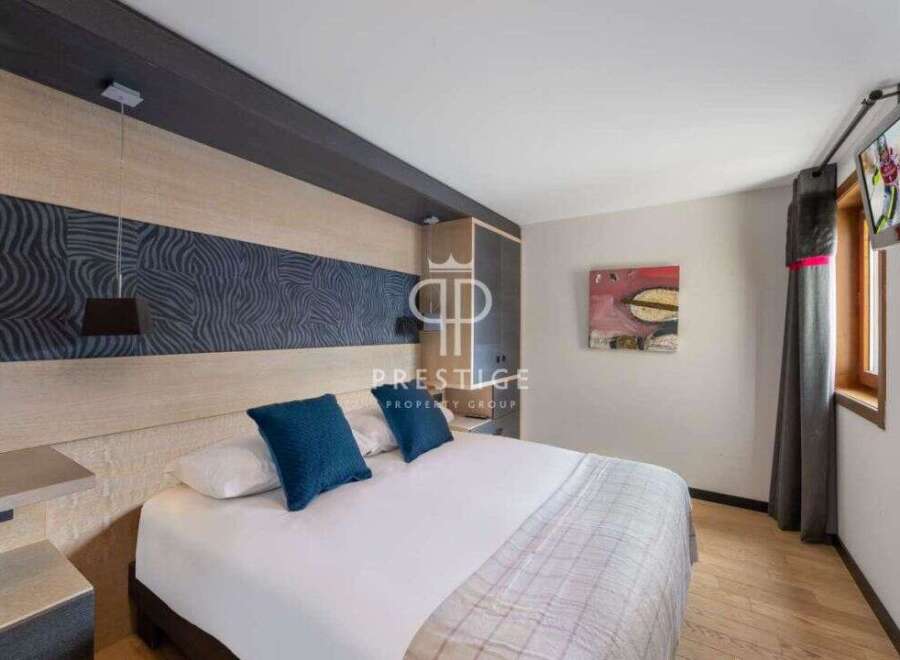 Discover a luxurious bedroom with a modern design.