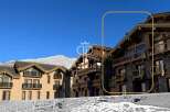 Discover luxury living in this stunning property nestled in a picturesque mountain setting.