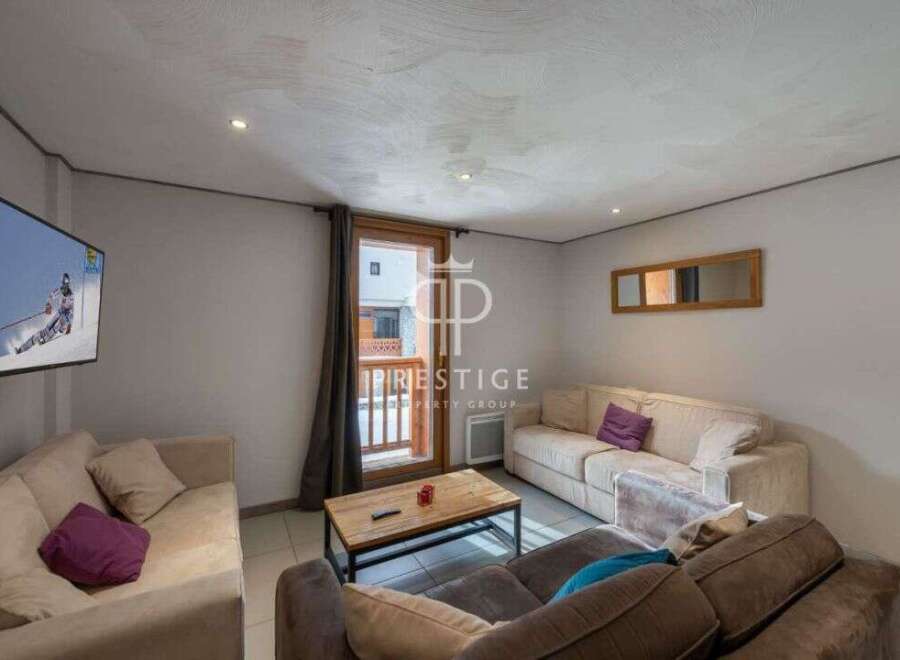 Discover a cozy living space perfect for relaxation.