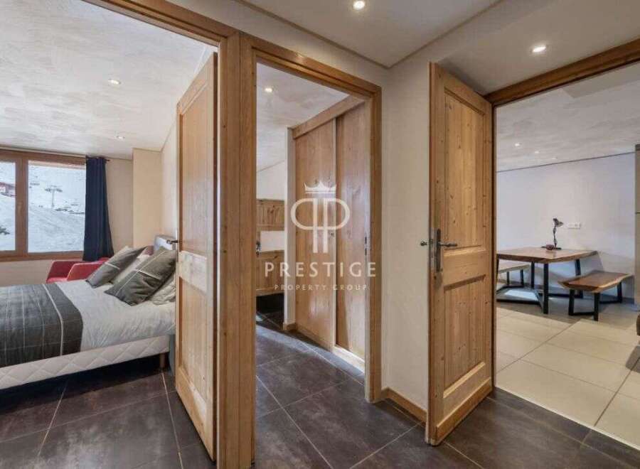 Discover a cozy retreat with this stunning property.