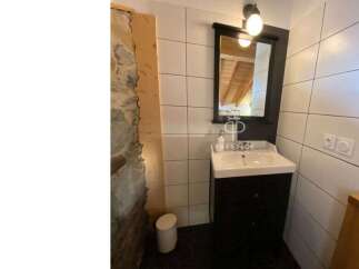 Discover this charming property featuring a stylish bathroom.