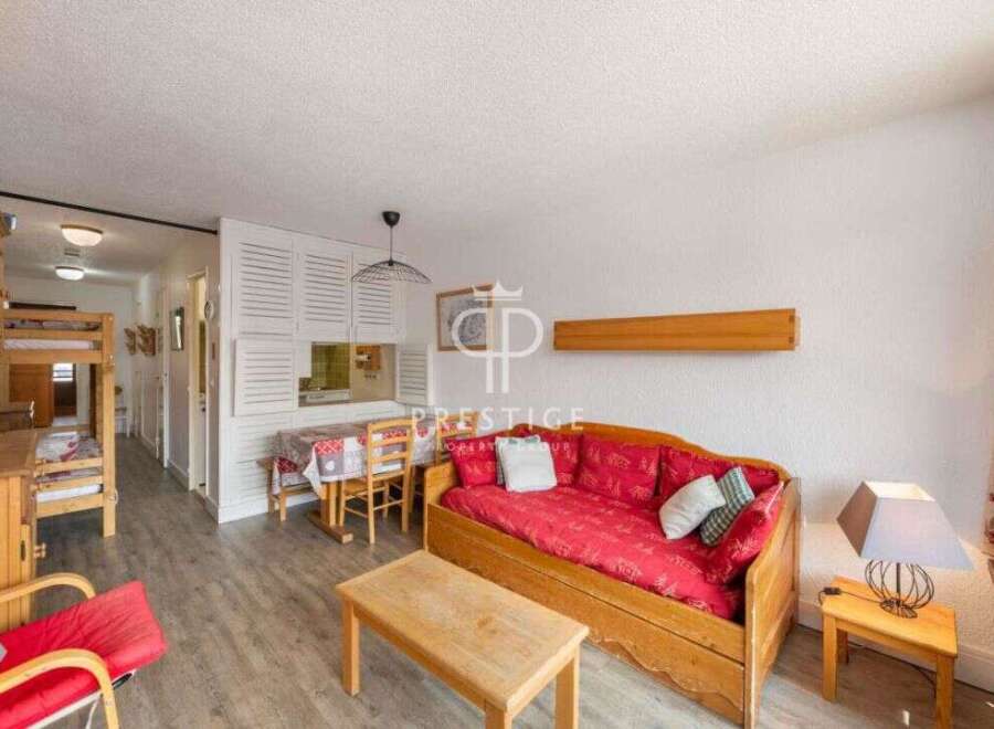 Discover a cozy retreat in this charming property.