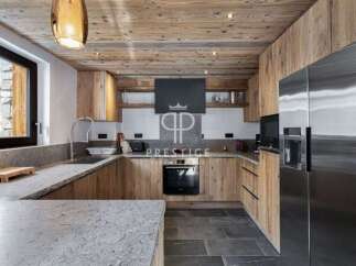 Experience luxury living in this stunning kitchen.