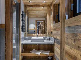 Experience rustic elegance in this stunning bathroom.