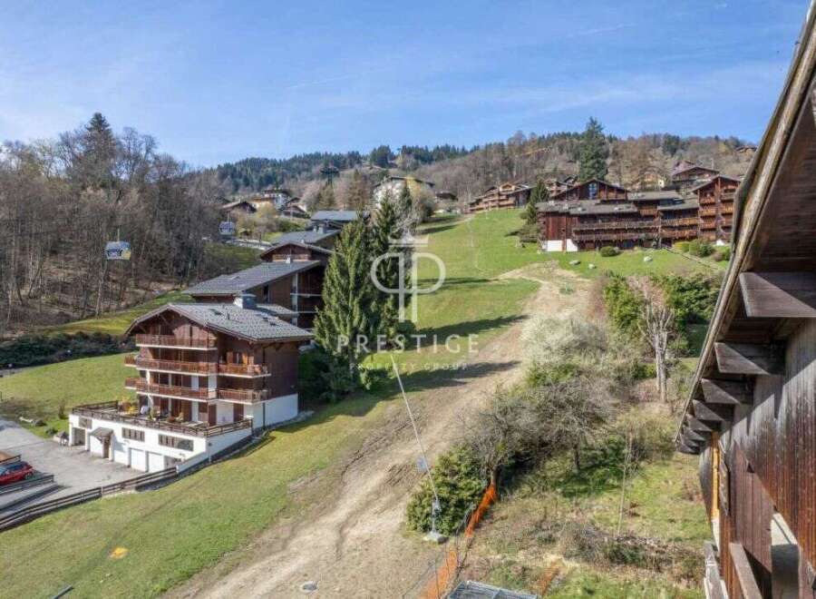 Discover a stunning property nestled in a picturesque mountain setting.
