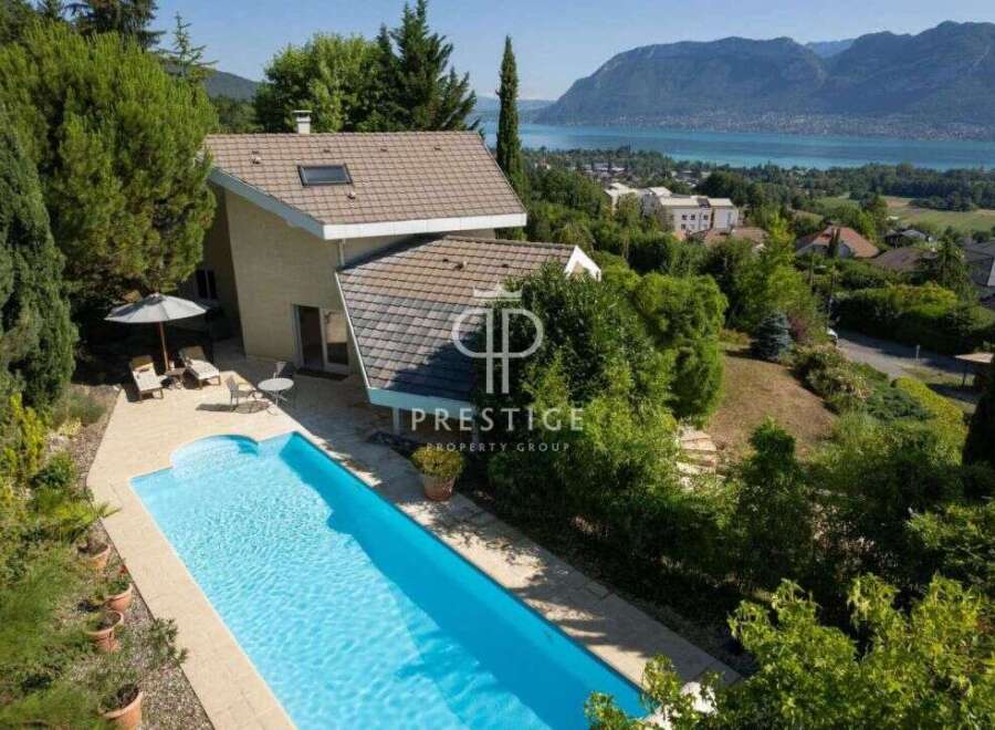 Discover a stunning property with a private pool, perfect for relaxation and entertainment.