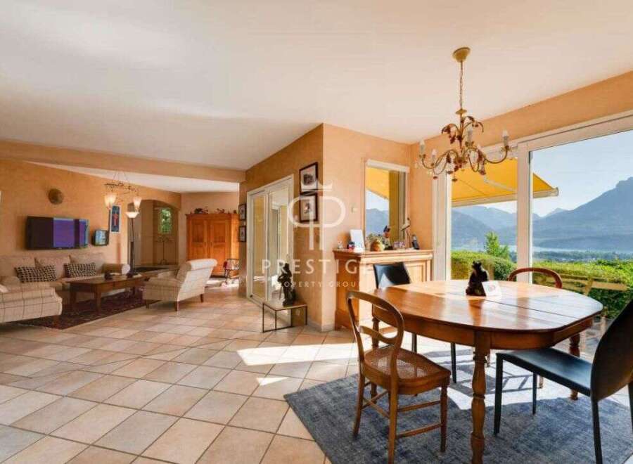 Experience luxury living in this stunning property with breathtaking mountain views.