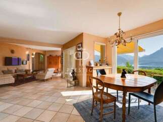 Experience luxury living in this stunning property with breathtaking mountain views.