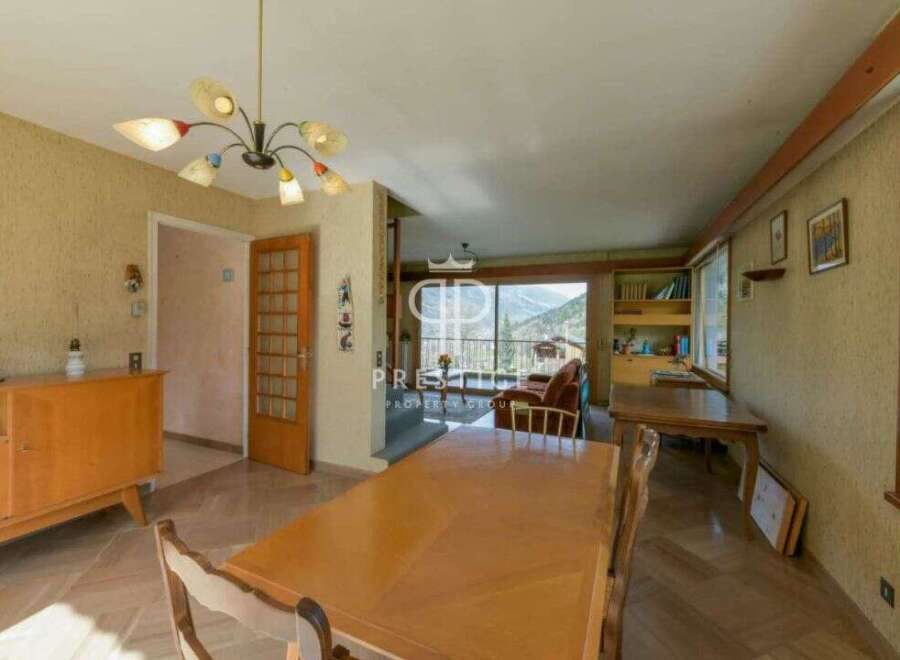 Discover a charming property with stunning views.