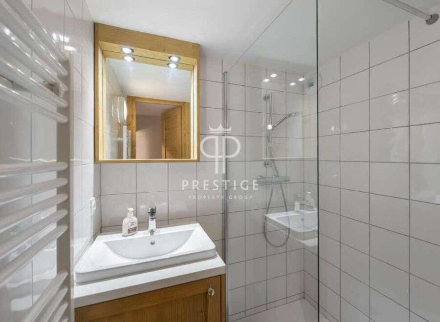 Discover a modern bathroom with a sleek design.
