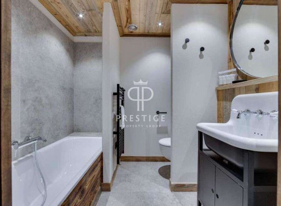 Discover a luxurious bathroom with a rustic touch.
