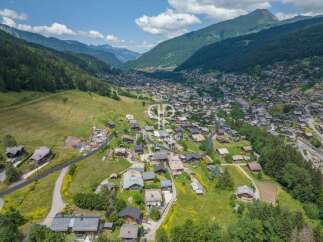 Discover breathtaking mountain views from this stunning property.