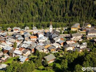 Discover the charm of this picturesque village nestled in the heart of the mountains.
