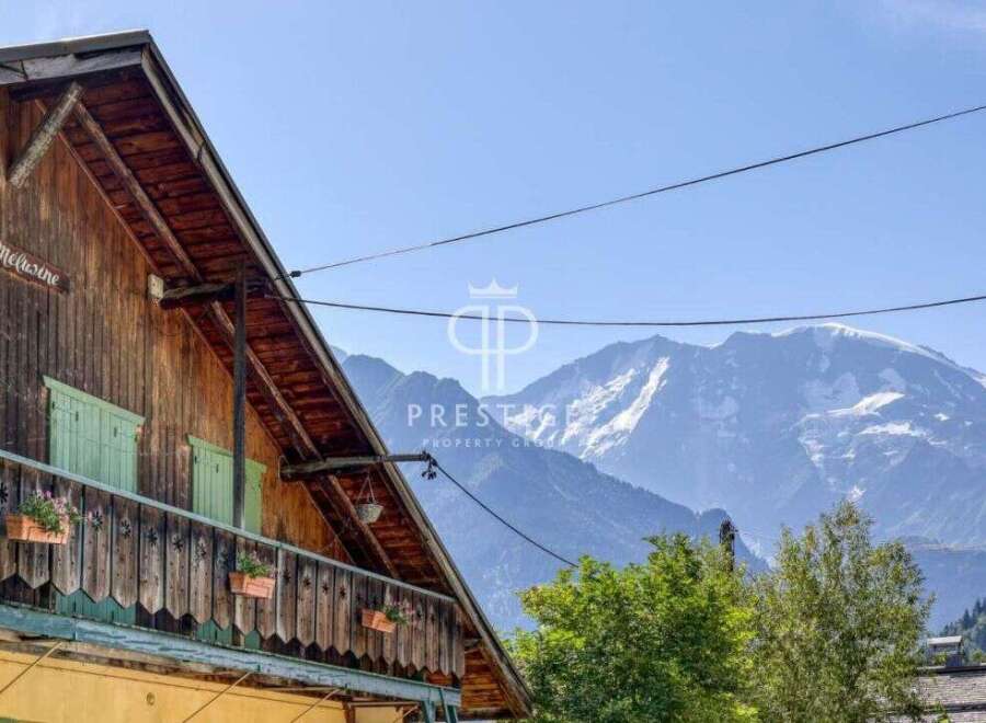 Discover the charm of this stunning property nestled in the heart of the mountains.