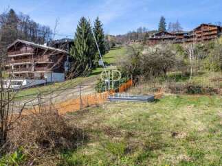 Discover a stunning property nestled in a picturesque landscape.