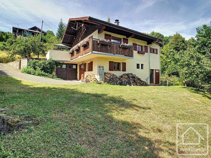 Four-bedroom chalet in Saint Gervais.