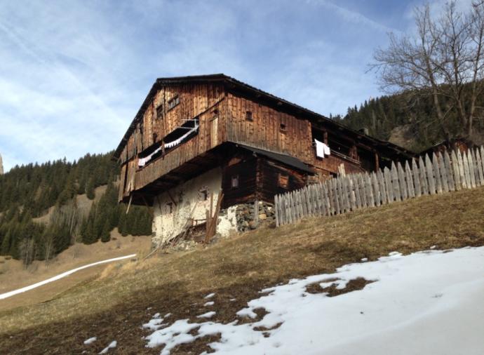 Four-bedroom property to renovate in Alta Badia. Click on the image to view the property.