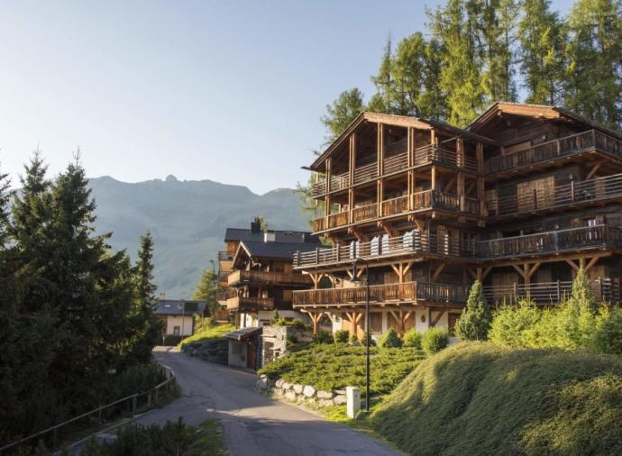Six-bedroom apartment in Verbier. Click on the image to view the property.