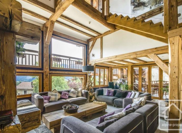Eight-bedroom renovated farmhouse in Samoens. Click on the image to view the property.