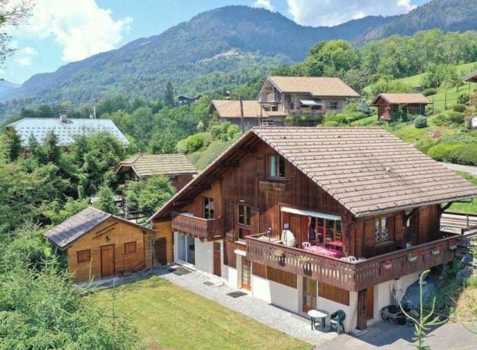 Fancy a home where you can wander out for a glance at the alps before work? A ski property in Samoens means you can do exactly that.