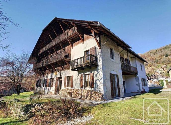 This superb Samoens farmhouse has immense potential as a work-live residence