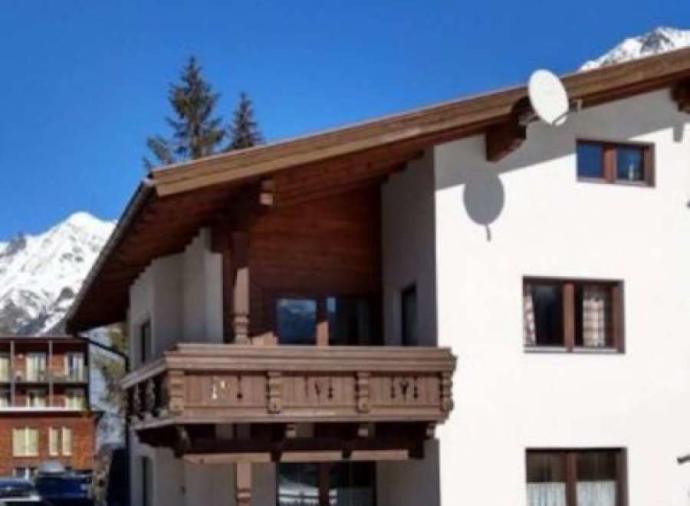 Flexibility and early season skiing can be yours with this Solden apartment house