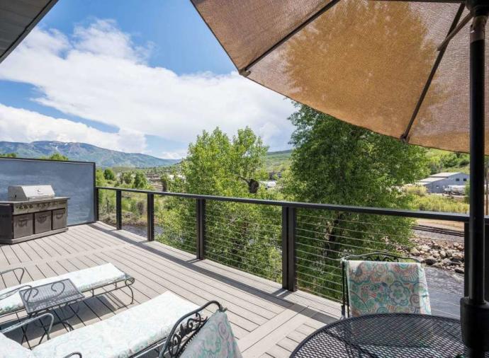 Space to relax makes this a perfect work/live apartment in Steamboat
