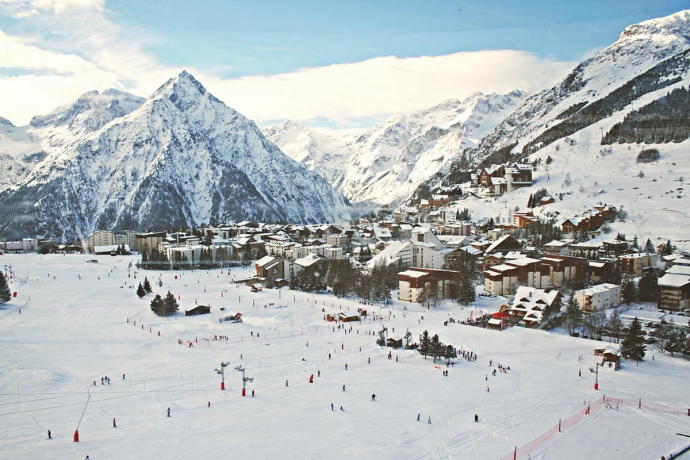 Les Deux Alpes skiing