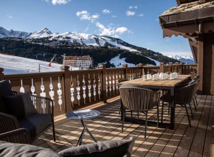 uperb mountain views from Manali Lodge in Courchevel Moriond