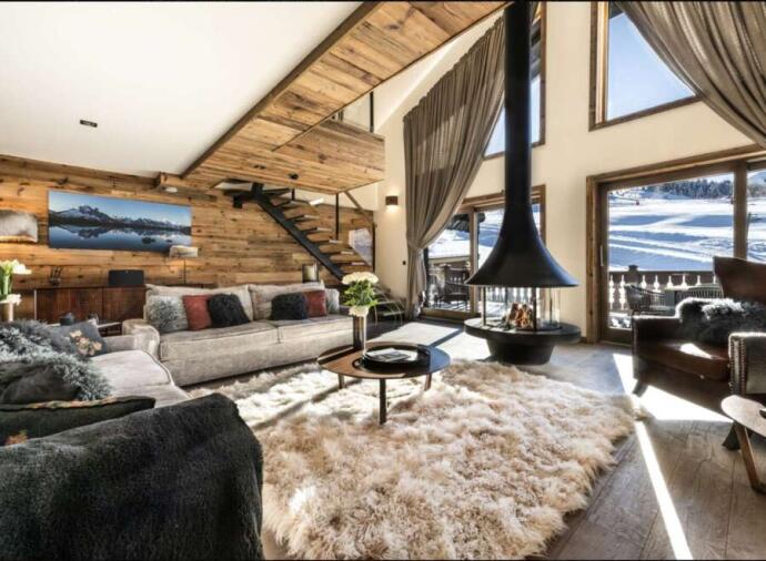 This ski apartment offers exquisite styling and a perfect location in Courchevel