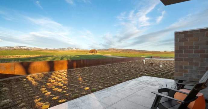 This magnificent ranch has incredible 360° views and beautiful design led interiors