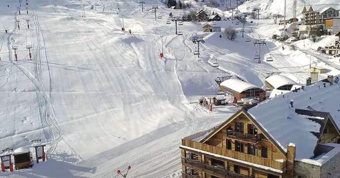 Apartment for sale in Rhone Alps with 4 Bedrooms